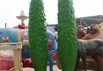 黃瓜雕塑廠家，仿真果蔬擺件，廣場玻璃鋼黃瓜雕塑小品