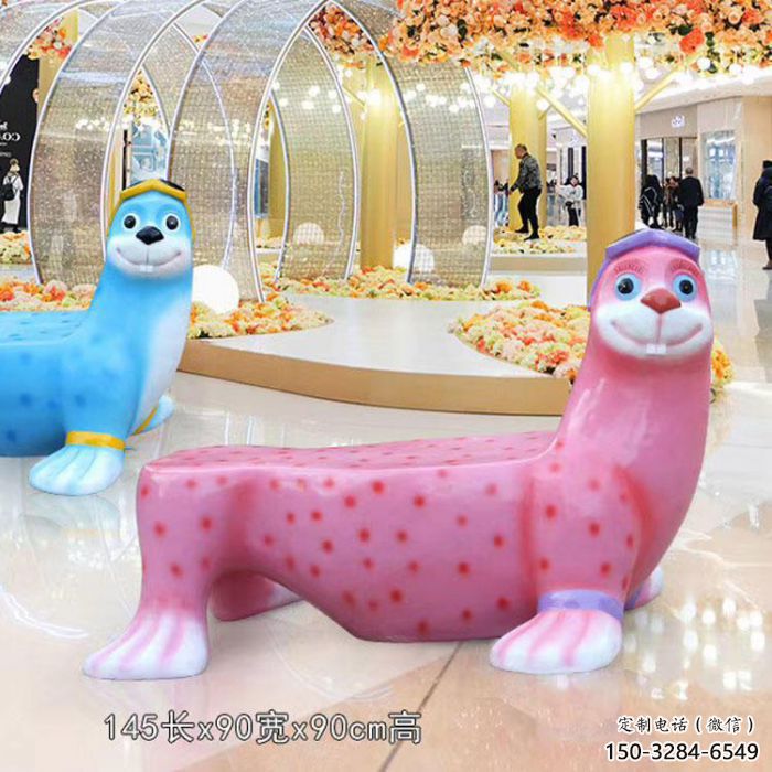 犀牛座椅雕塑廠家，商場景觀擺件，玻璃鋼座椅雕塑廠