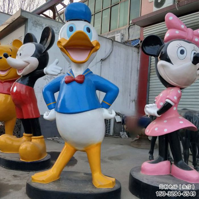 生產(chǎn)唐老鴨雕塑 懸空餐飲店卡通雕塑 戶外動(dòng)漫雕塑