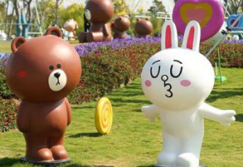 操場(chǎng)布朗熊雕塑，彩繪卡通雕塑，玻璃鋼動(dòng)漫雕塑制造