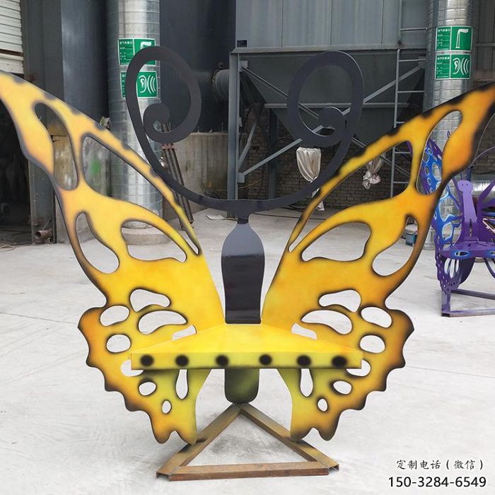 蝴蝶坐凳雕塑，鏤空烤漆工藝，不銹鋼坐凳雕塑廠