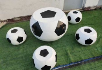 足球坐凳雕塑,仿真藝術形態，玻璃鋼坐凳雕塑類型
