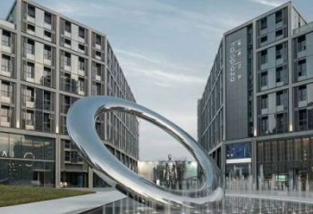 梧州水簾圓環(huán)雕塑，直噴式旱地水景噴泉雕塑