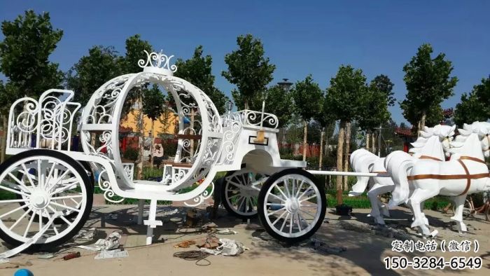 達孜廣場馬車雕塑