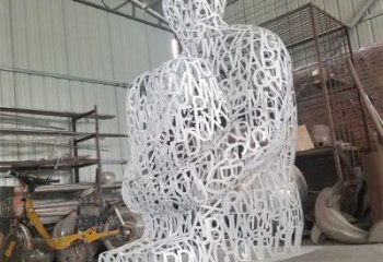 綿陽大型鏤空人物雕塑常用，戶外擺放，鐵藝字母人物雕塑展示