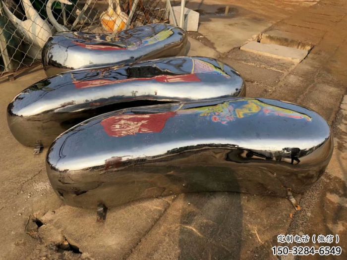 上城坐凳雕塑，小區(qū)園林雕塑，不銹鋼鏡面效果